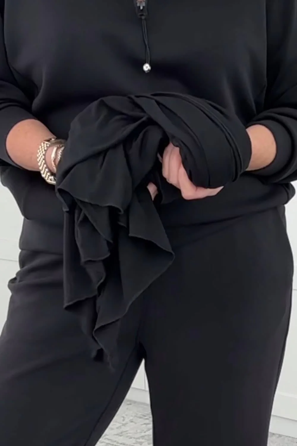 Bamboo Travel Wrap - Black - Image 7