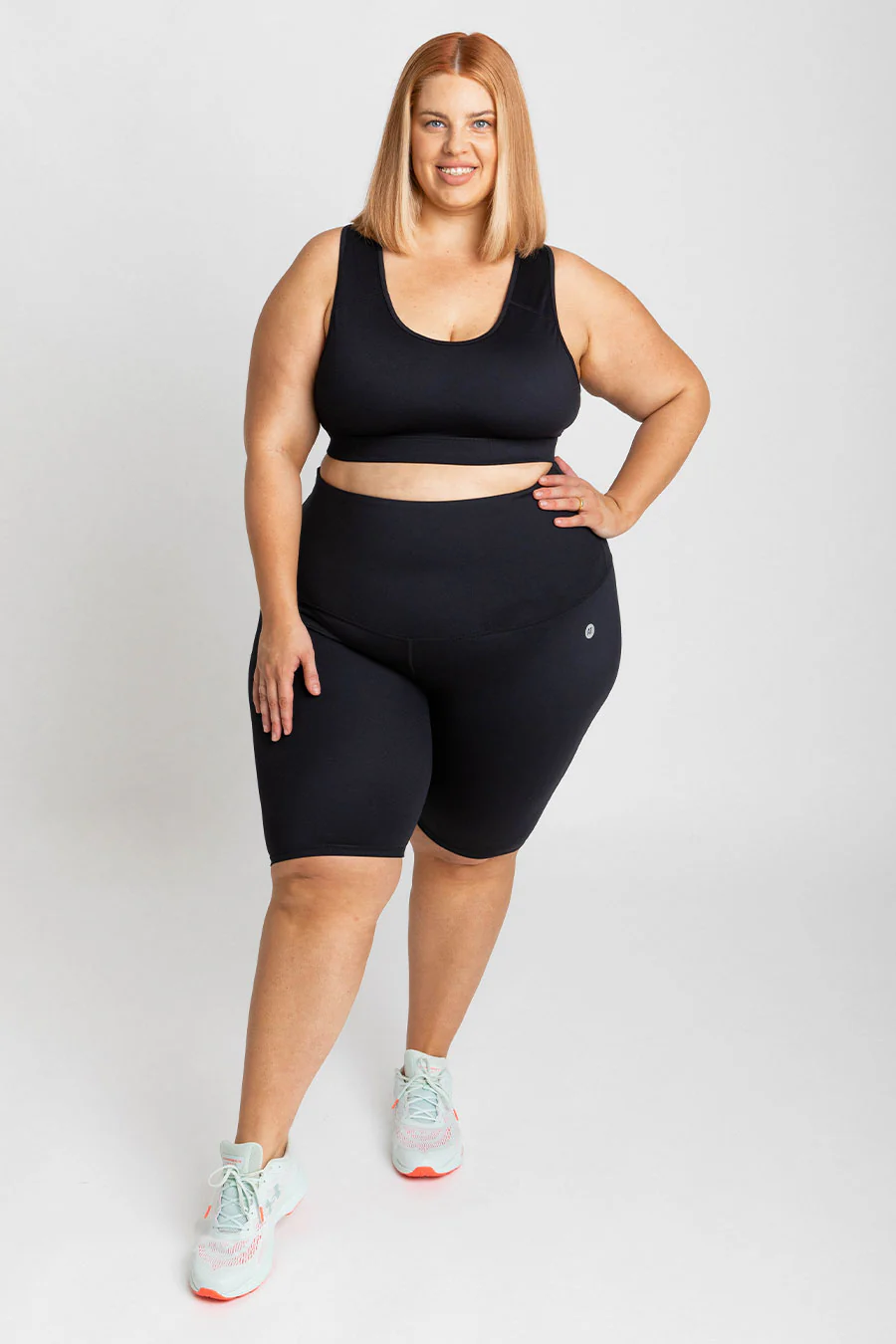 Essential High-Waist Move Bike Short - Black - Image 11