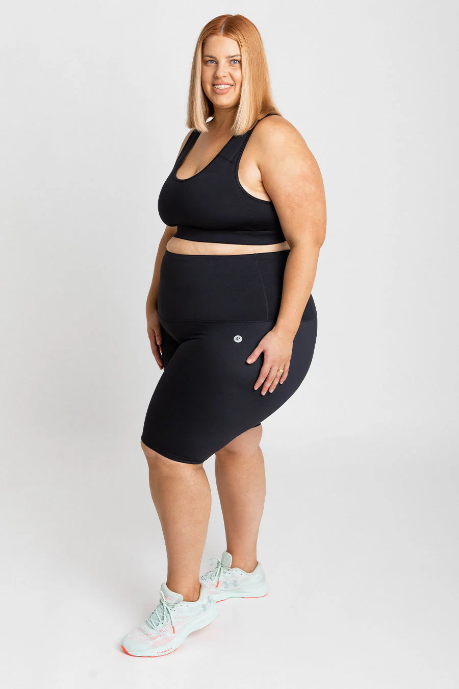 Essential High-Waist Move Bike Short - Black - Image 12