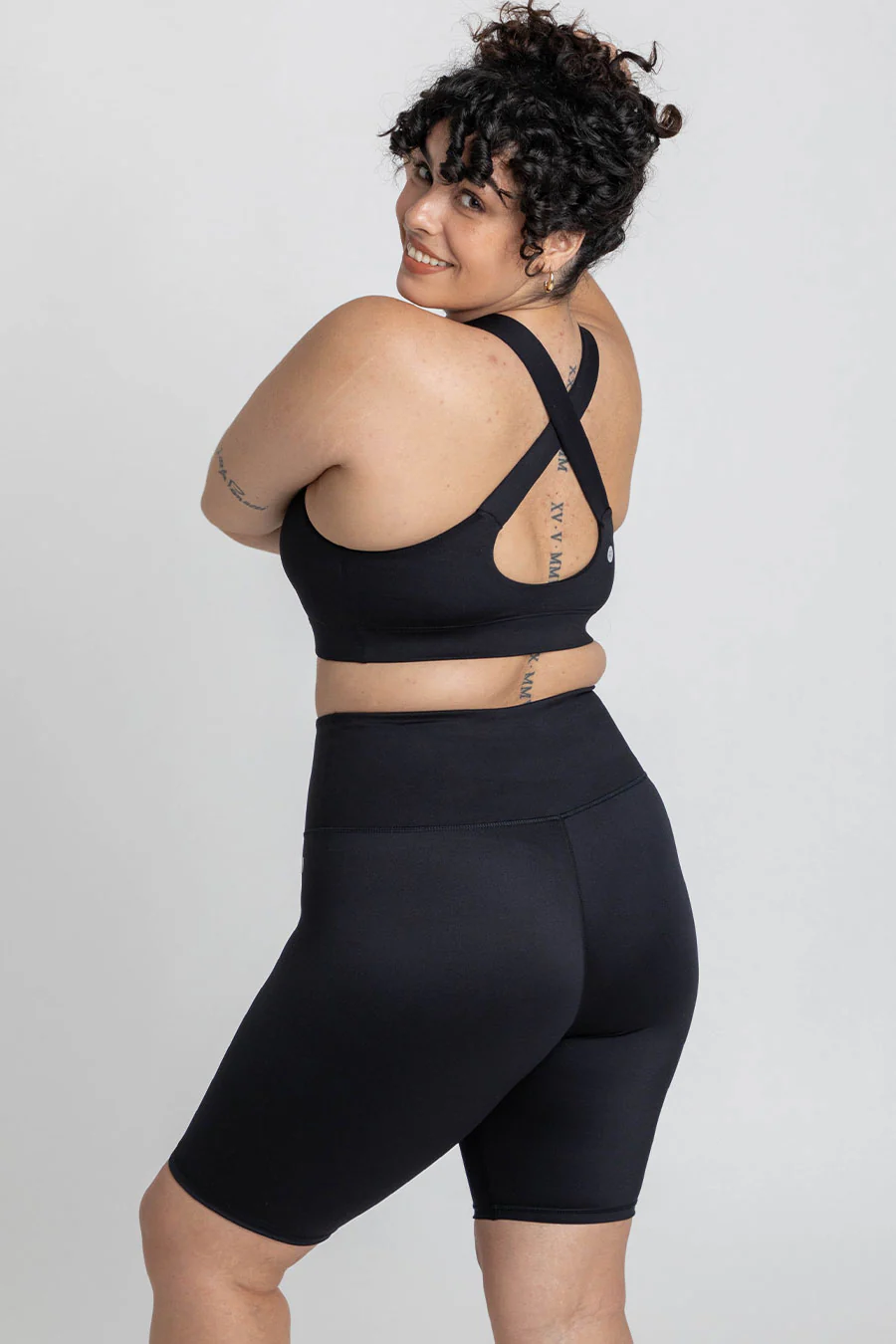 Essential High-Waist Move Bike Short - Black - Image 8